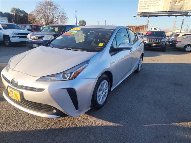 $18599 : 2019 Prius L Eco image 4