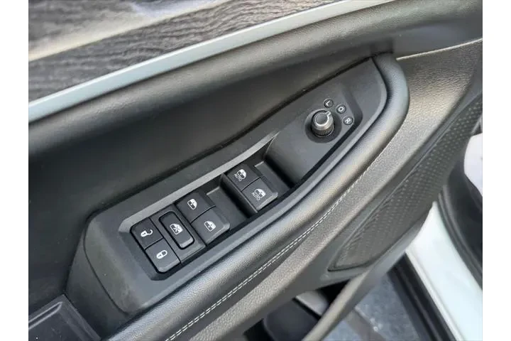 $35230 : Jeep Grand Cherokee L 2023 4 image 6