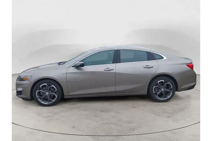 $22488 : Chevrolet Malibu 2024 LT 4dr image 2