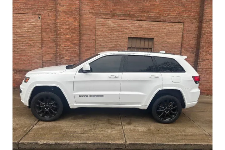 $19000 : 2018 Grand Cherokee Altitude image 4
