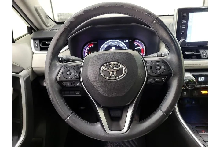 $27998 : Toyota RAV4 2021 Limited 4dr image 10