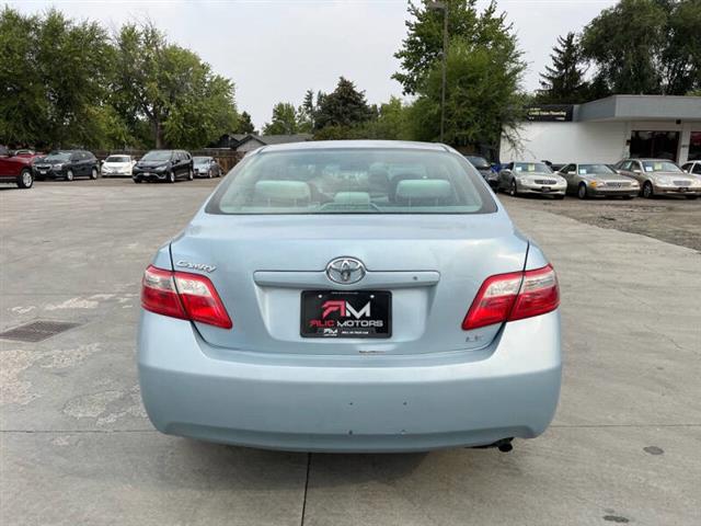 2009 Camry LE image 7