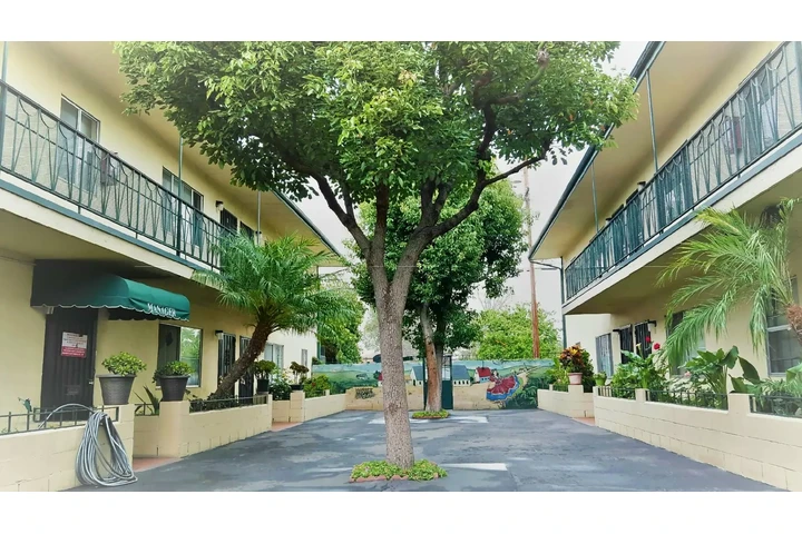 $1799 : 2 Bedrooms / $1,799 per Month image 9