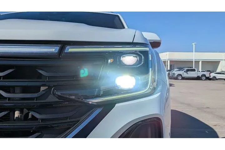 $28495 : Volkswagen Atlas Cross Sport image 9