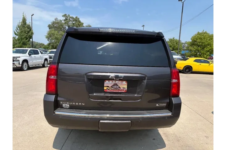 $19950 : 2017 Suburban Premier image 6