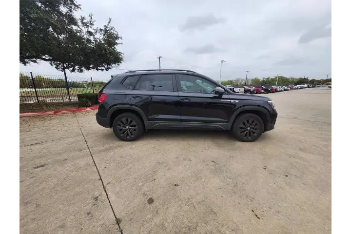 $14499 : Volkswagen Taos 2022 S 4dr S image 2