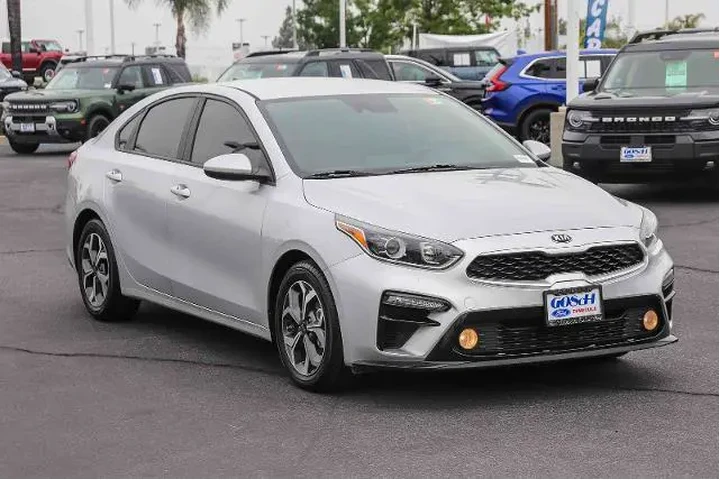 $14995 : Kia Forte 2021 FE 4dr Sedan image 3