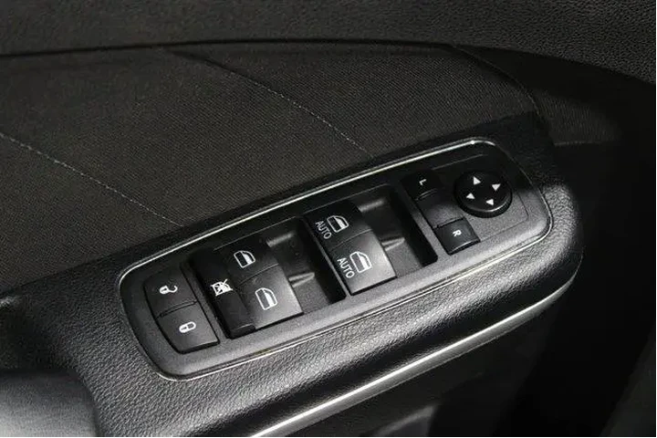 $17941 : Dodge Charger 2019 SXT 4dr S image 4