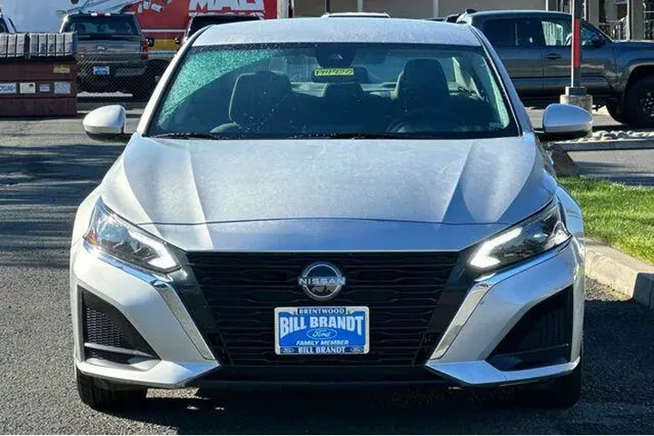 $18850 : Nissan Altima 2023 2.5 SV 4d image 6