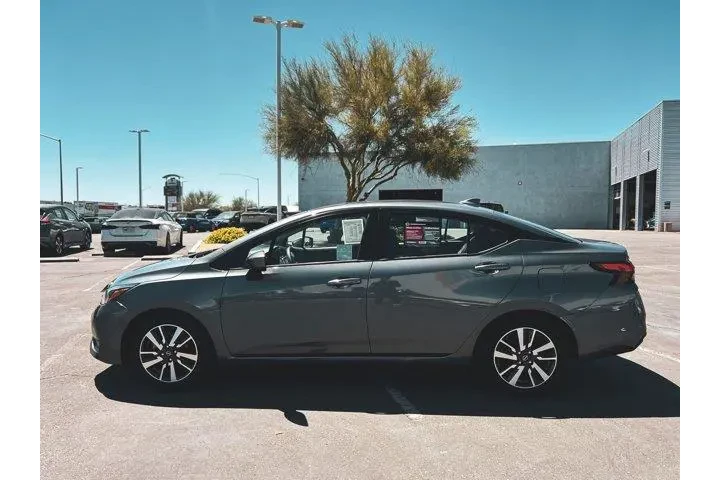 $19997 : Nissan Versa 2025 SV 4dr Sed image 4