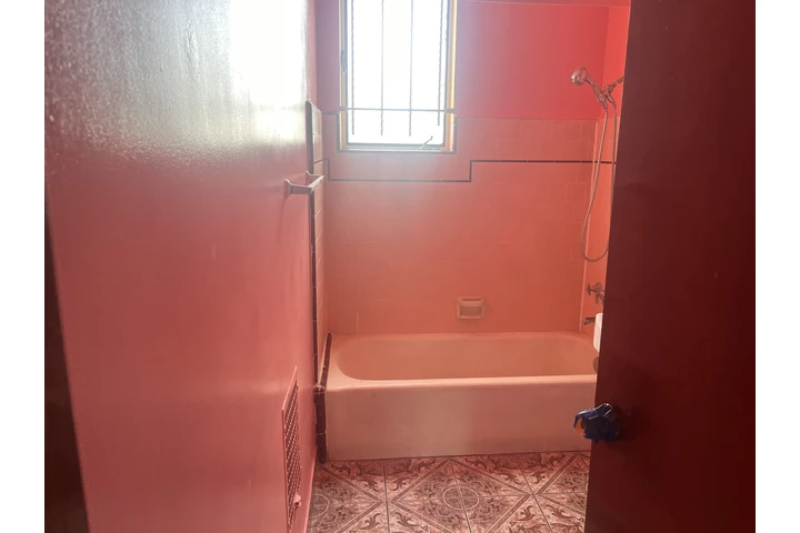 $1900 : Apartment in Huntington Park image 5