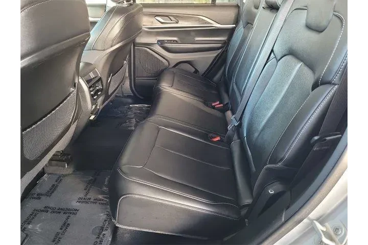 $30988 : Jeep Grand Cherokee 2023 4x4 image 6