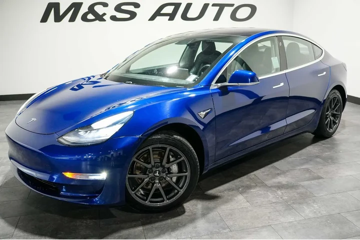 $18460 : 2018 Model 3 Long Range Batte image 3