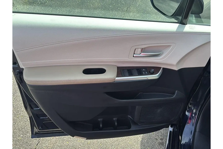 $41733 : Gold Certified 2024 Sienna XLE image 5