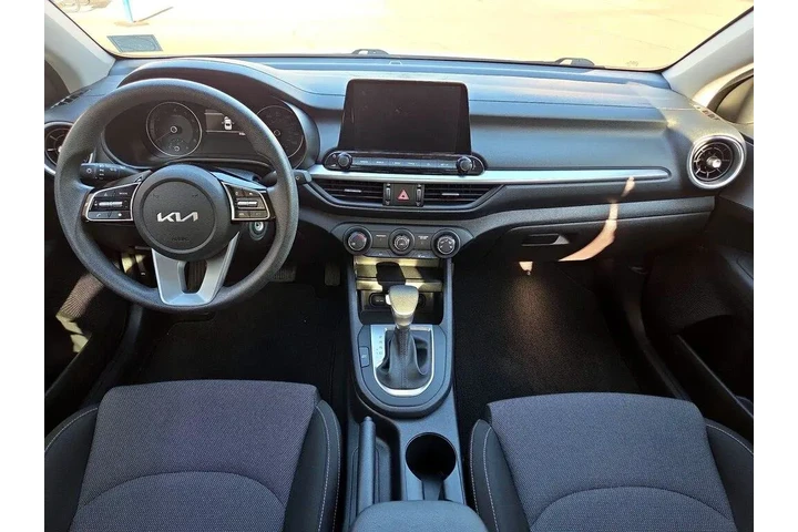 $18998 : Kia Forte 2022 LXS 4dr Sedan image 8