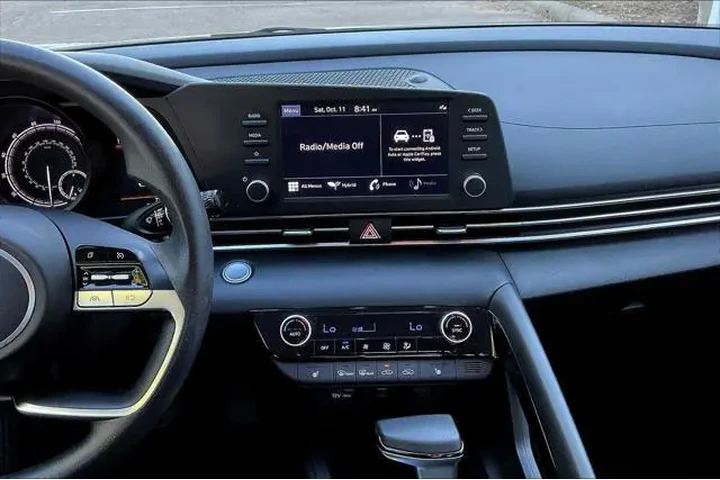 $20497 : Hyundai ELANTRA Hybrid 2023 image 4