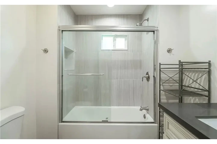$2950 : Home of convenience!!! image 8