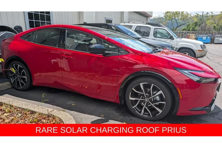 $41899 : 2026 Prius Plug-In Hybrid XSE image 6