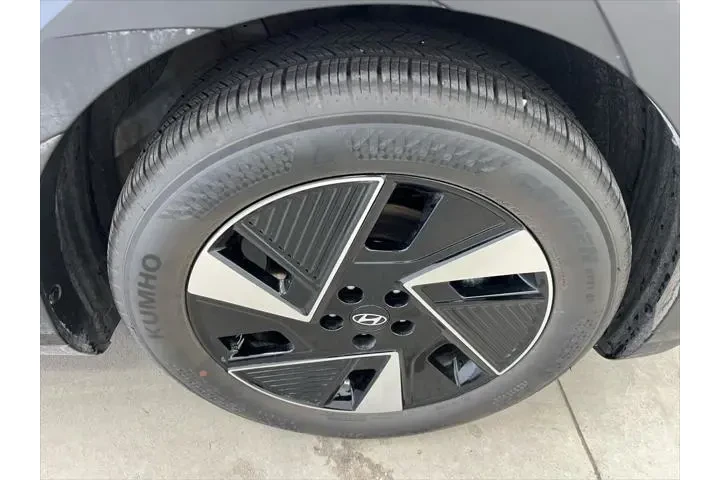 $37990 : Hyundai IONIQ 5 2025 AWD SE image 8