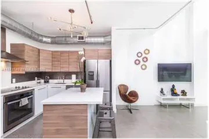 $4350 : Rental property with 3 bedro image 1