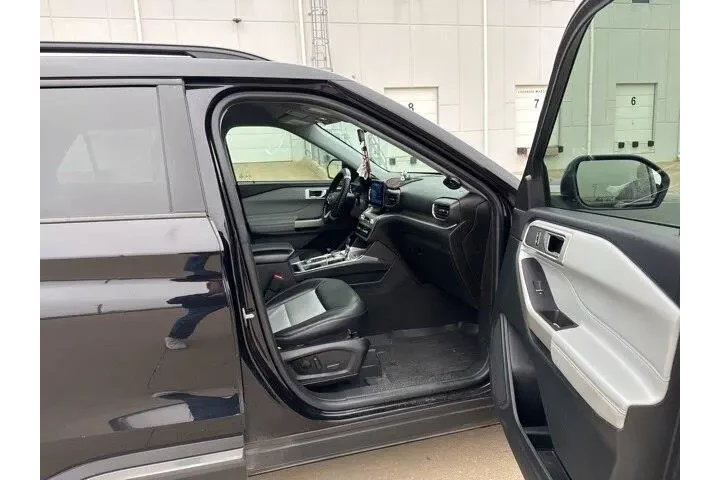 $22000 : Ford Explorer 2022 AWD XLT 4 image 9