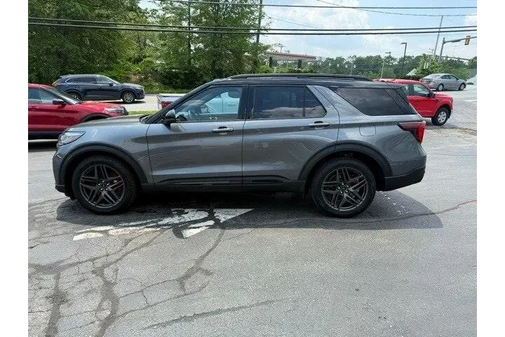 $50999 : Ford Explorer 2025 AWD ST 4d image 6