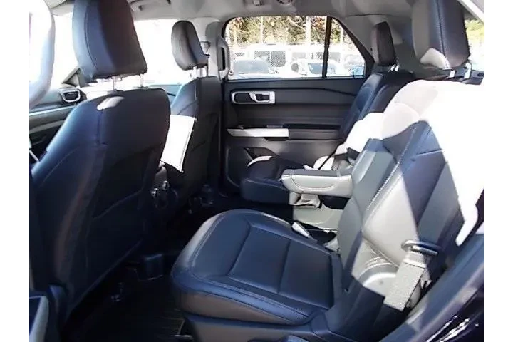 $31716 : Ford Explorer 2022 AWD XLT 4 image 8