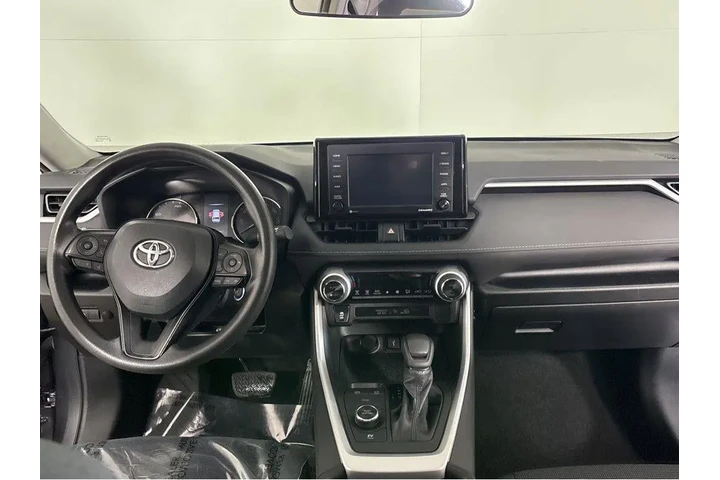 $30000 : Gold Certified2021 RAV4 LE image 4