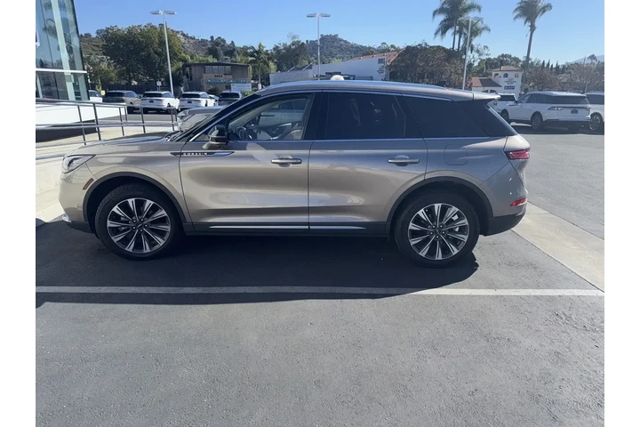 $24900 : Lincoln Corsair 2021 Reserve image 5