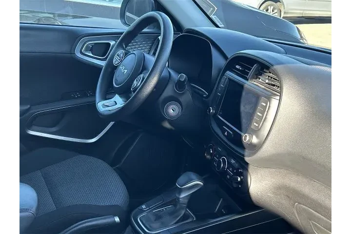 $13995 : Kia Soul 2023 S 4dr Crossove image 7