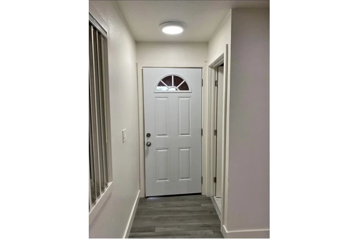 $950 : Se renta cuarto bell garden image 1