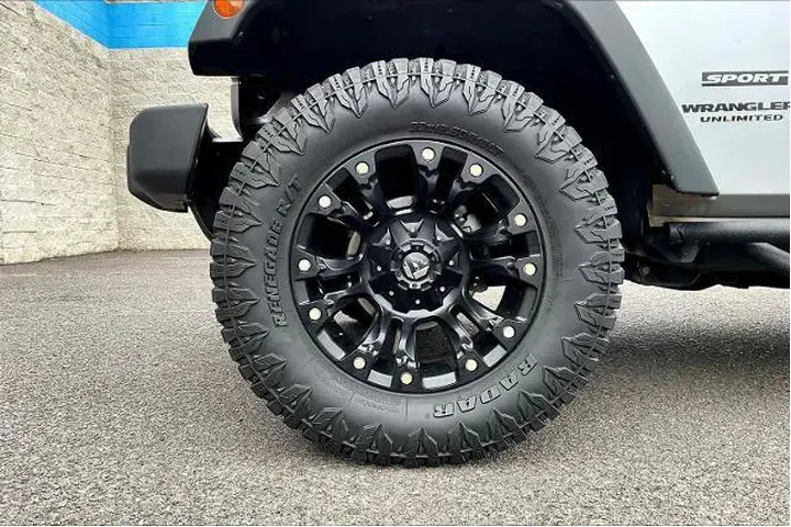 $23990 : Jeep Wrangler Unlimited 2017 image 8