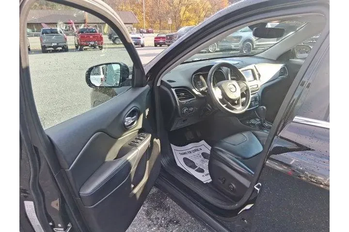 $19995 : Jeep Cherokee 2019 4x4 Latit image 9