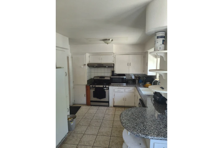 $1200 : Renta cuarto image 4