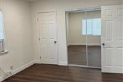 $700 : charming modern 2 bedroom thumbnail