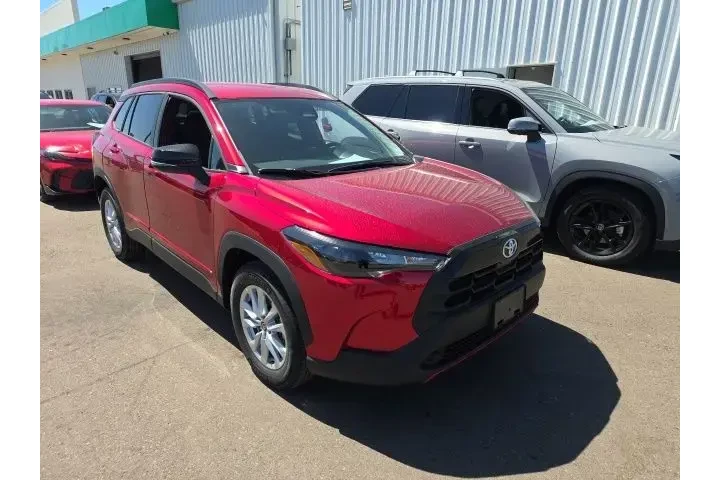 $32900 : Toyota Corolla Cross 2026 LE image 4