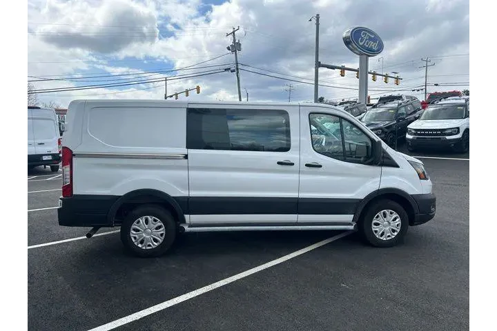 $32995 : Ford Transit 2024 250 3dr LW image 2