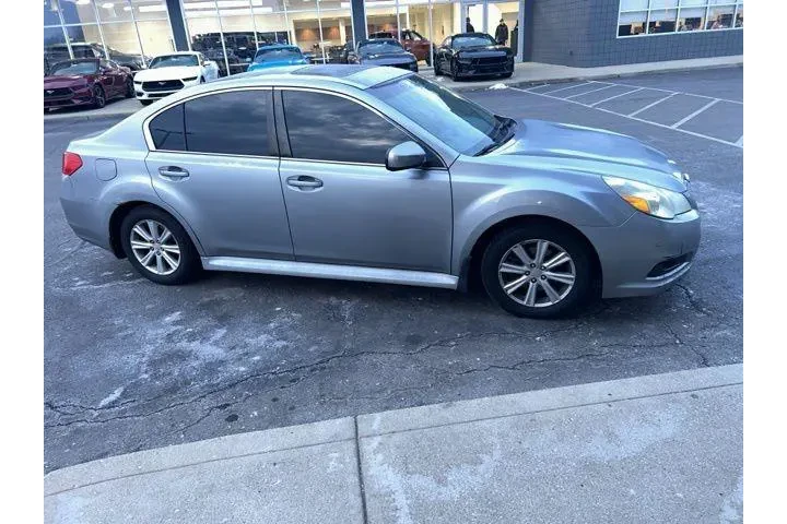 $7995 : Subaru Legacy 2011 AWD 2.5i image 1
