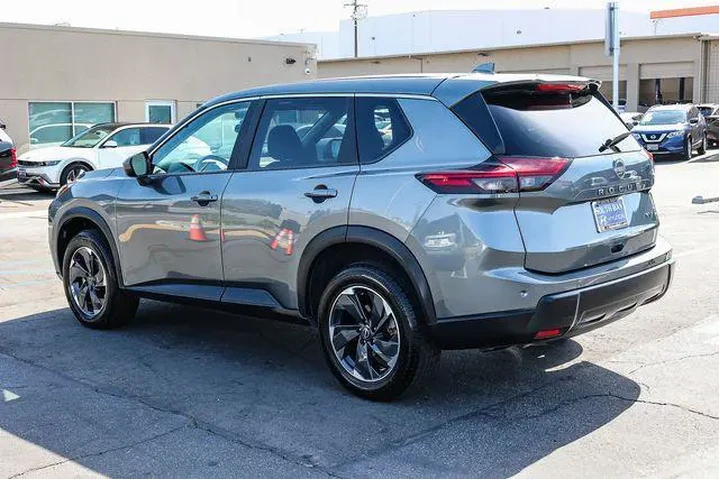 $19998 : Nissan Rogue 2024 SV 4dr Cro image 4