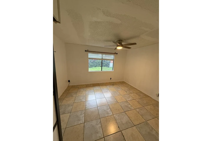 $900 : Se Renta Cuarto-El Monte image 2