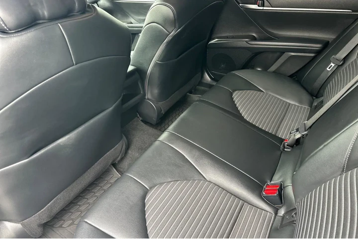 $24000 : Toyota Camry 2022 SE Nightsh image 7