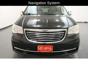 $5900 : Chrysler Town and Country 20 thumbnail