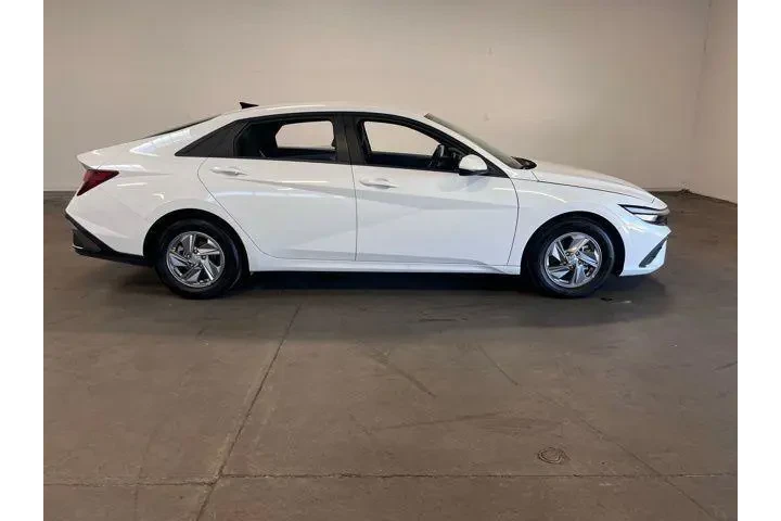 $19947 : Hyundai ELANTRA 2024 SE 4dr image 2