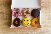 How Do I Design Donut Boxes? thumbnail