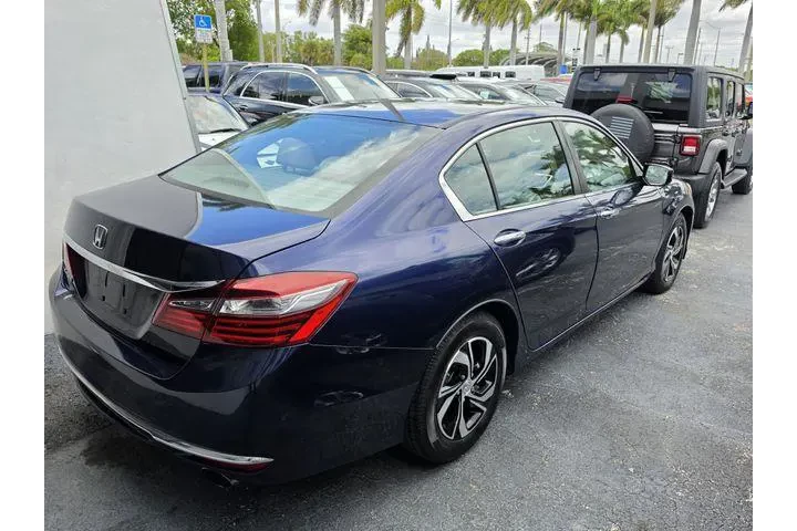 $12590 : Honda Accord 2016 LX 4dr Sed image 3