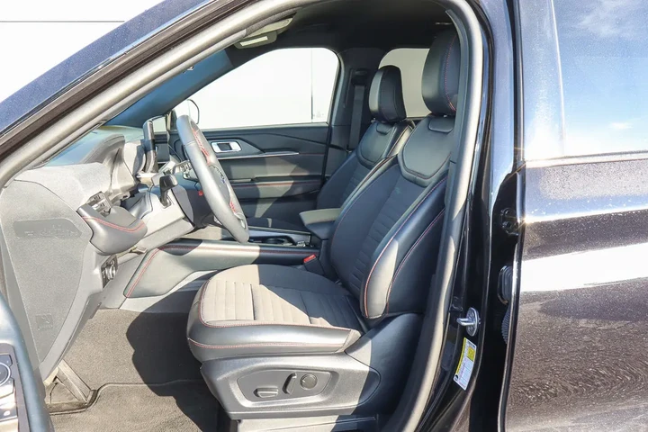 $36488 : 2025 Explorer ST-Line 4WD image 7