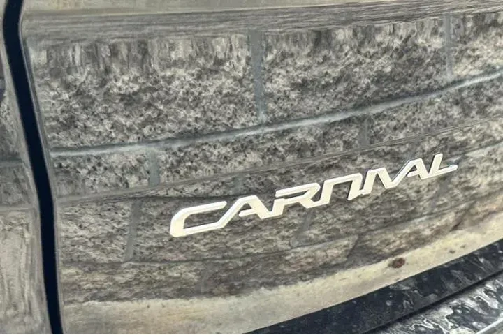 $37995 : Kia Carnival 2024 EX 4dr Min image 5