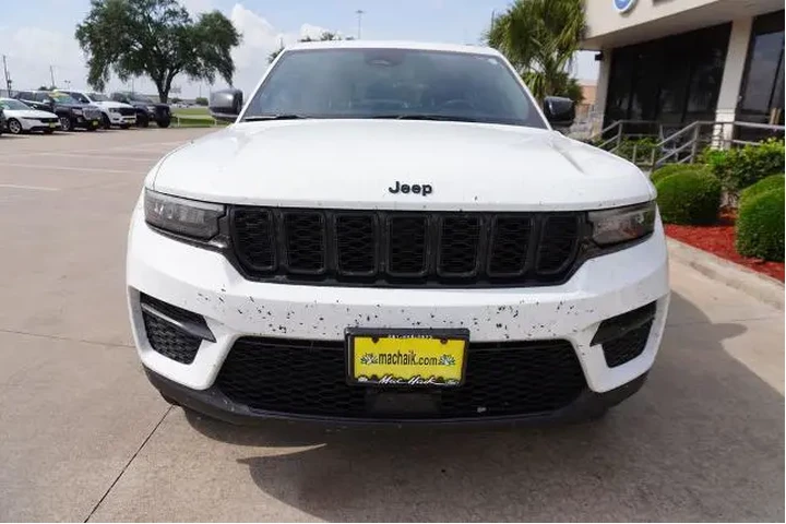 $32725 : Jeep Grand Cherokee 2024 4x2 image 2