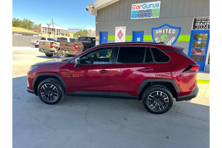 2020 RAV4 LE AWD image 8