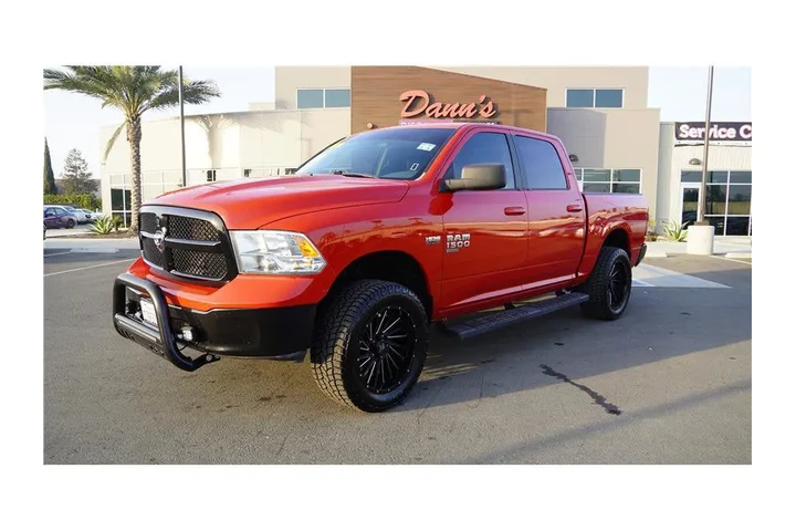 $25250 : 2019 1500 Classic SLT image 2